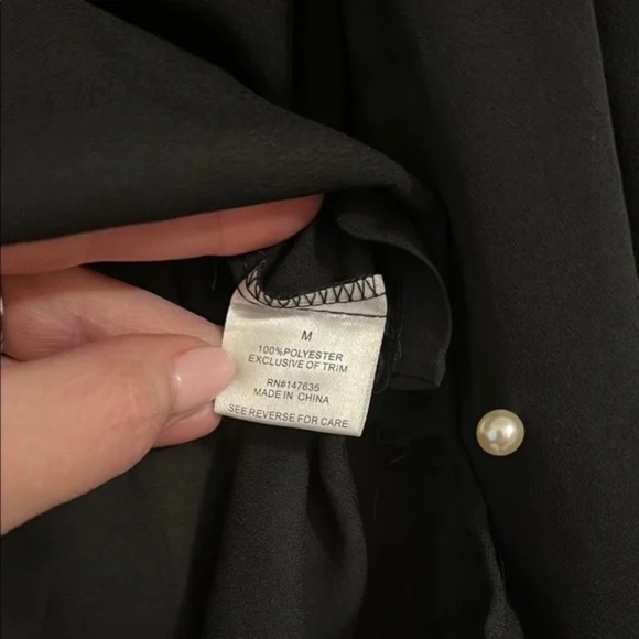 Free Generation LA Black Blouse with Puff Sleeves and Notched Collar sz M - Picture 4 of 6